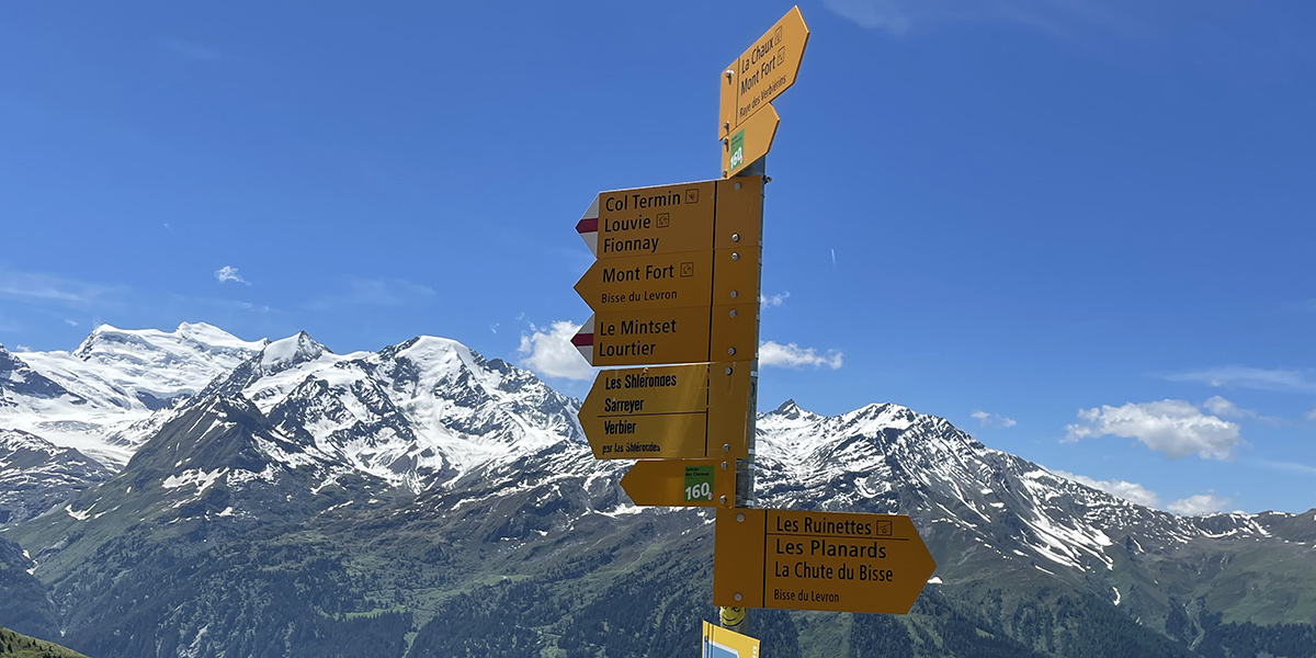 Swiss hiking signs
